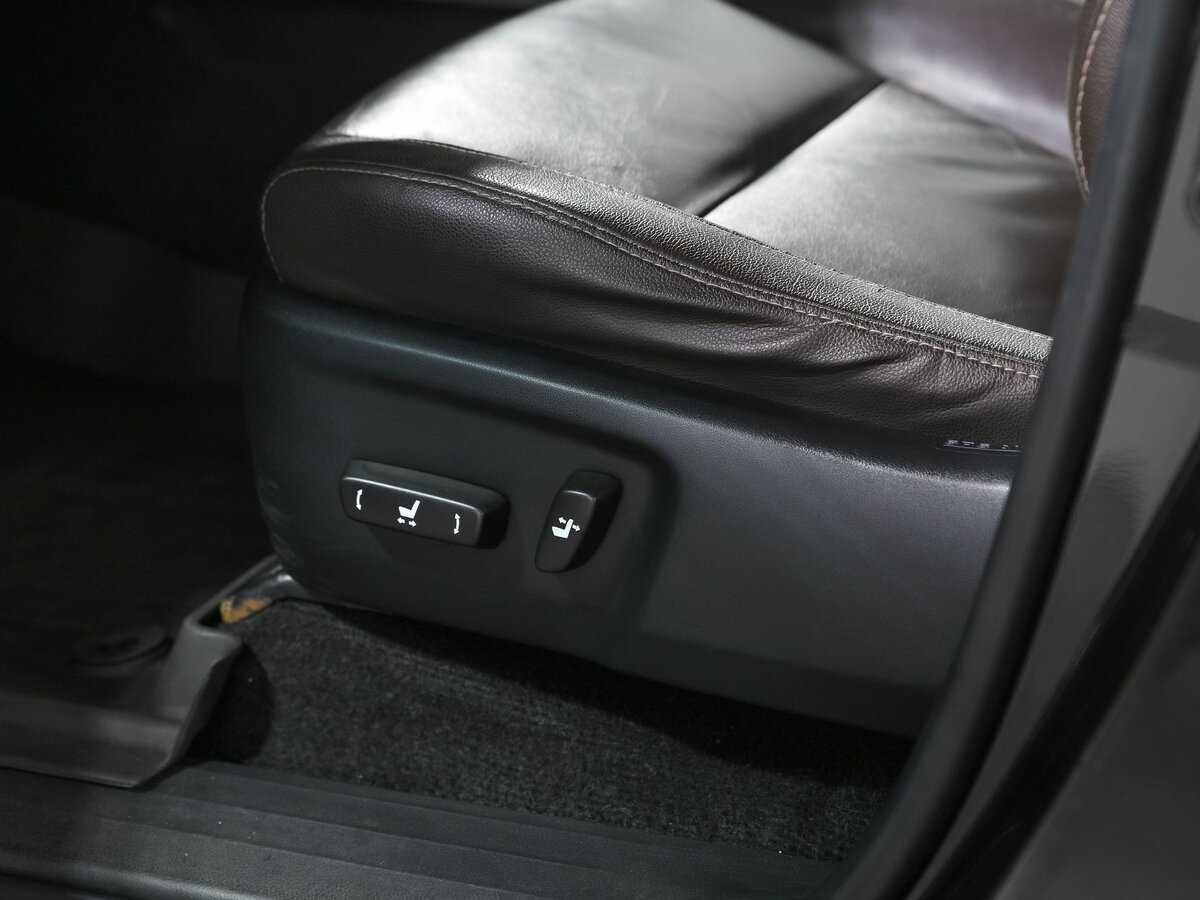 Купить Toyota Fortuner с пробегом. Фото: #17