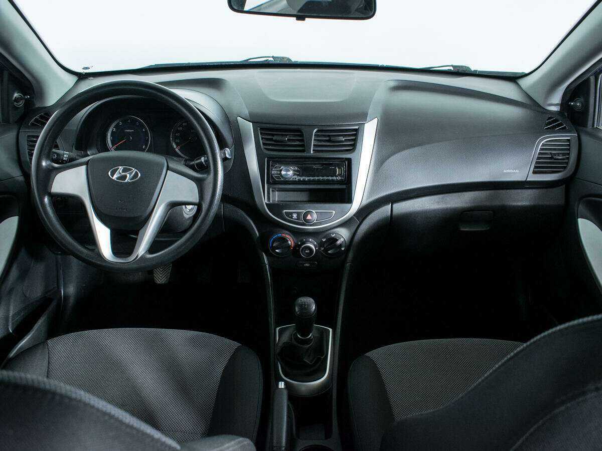 Купить Hyundai Solaris с пробегом. Фото: #11