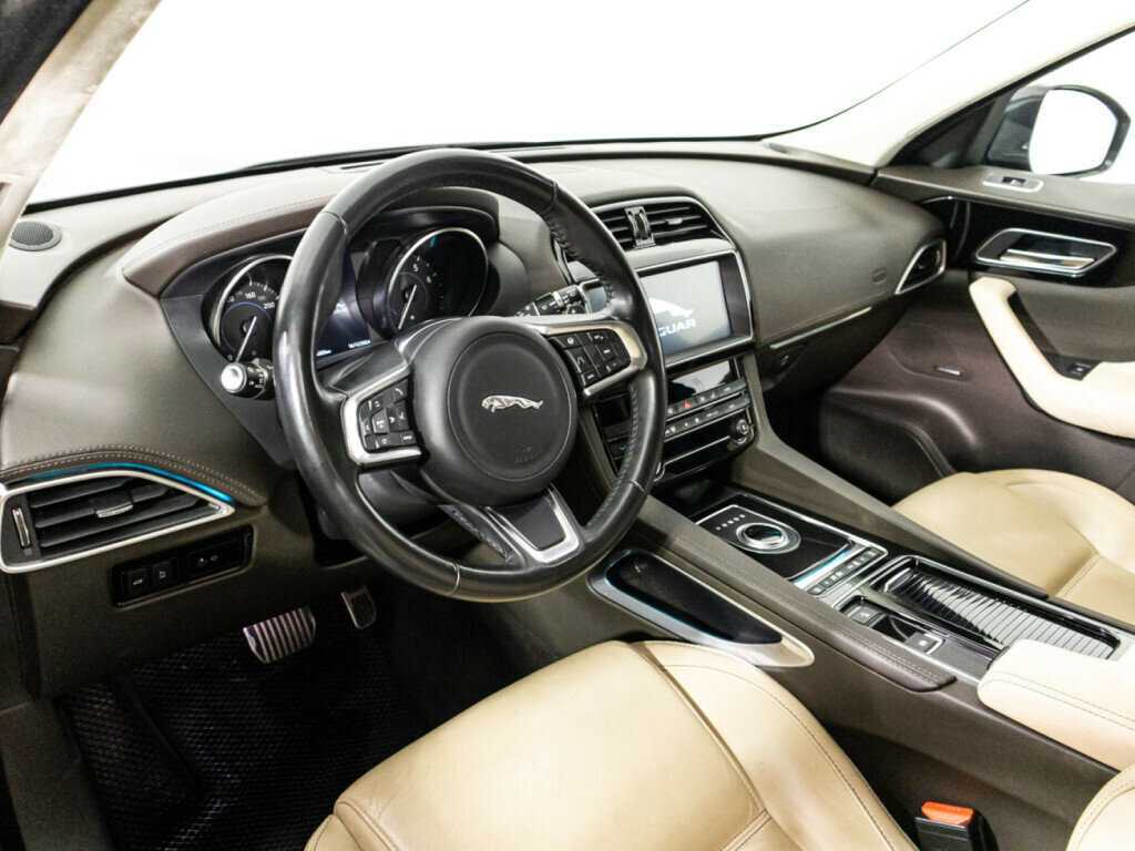 Купить Jaguar F-Pace с пробегом. Фото: #10