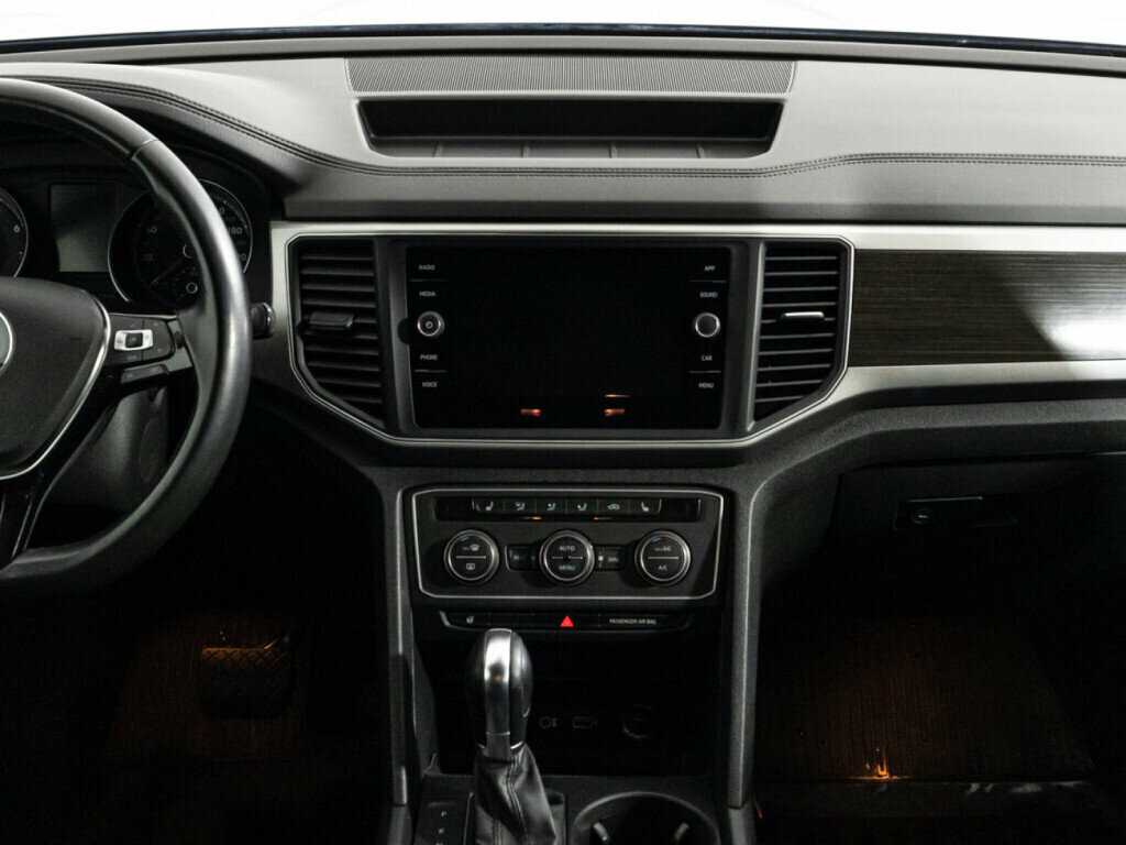 Купить Volkswagen Teramont с пробегом. Фото: #13