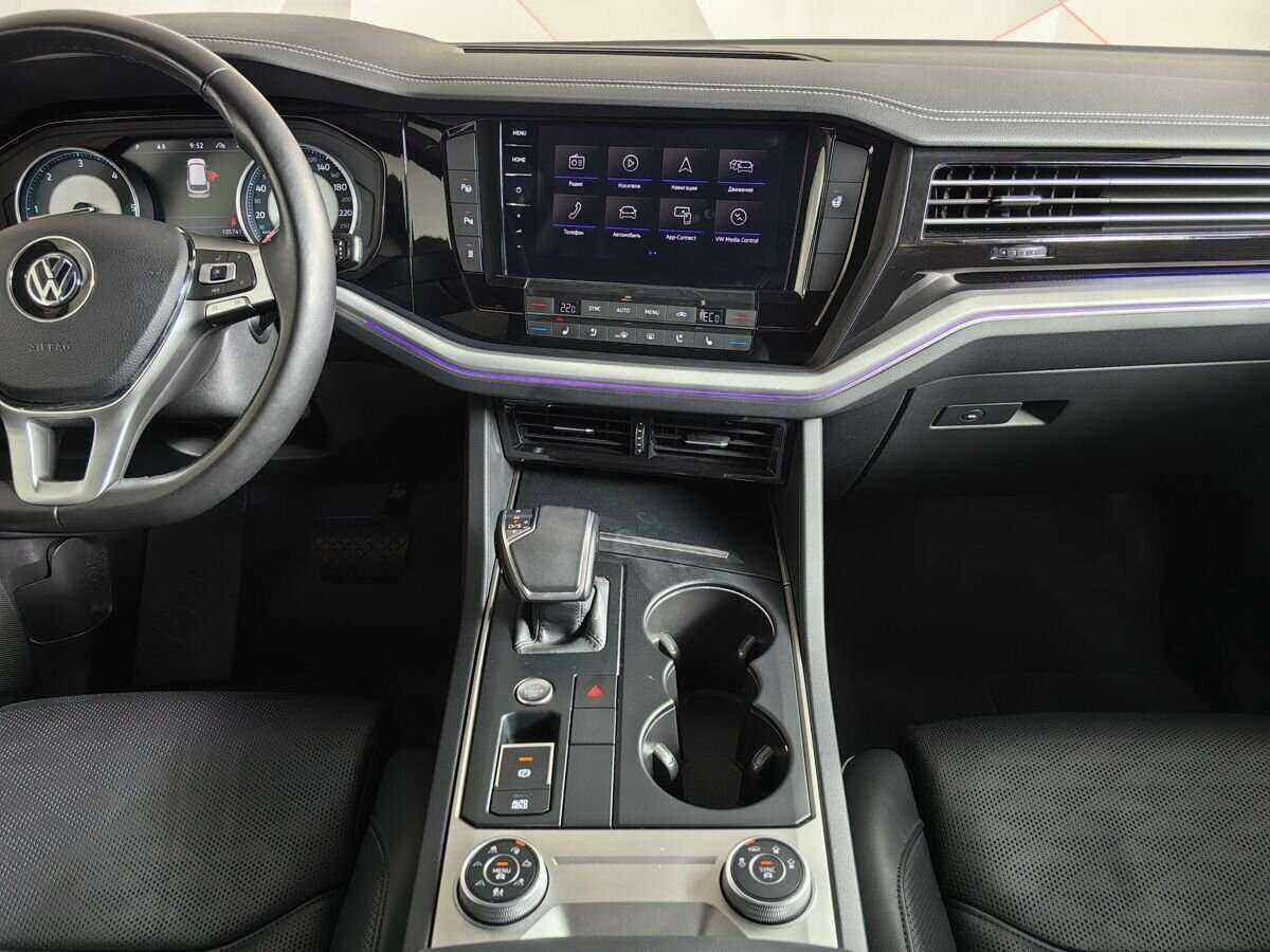 Купить Volkswagen Touareg с пробегом. Фото: #10