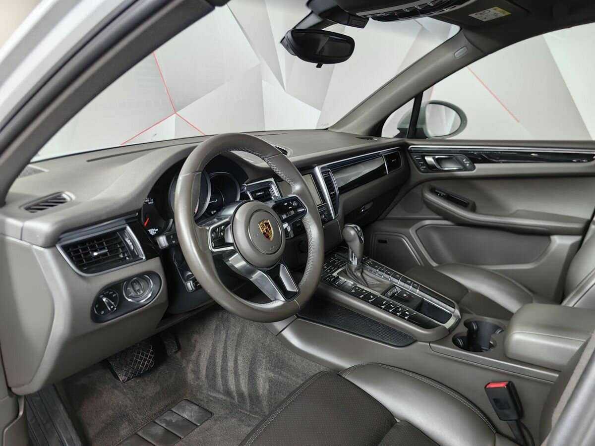 Купить Porsche Macan с пробегом. Фото: #13