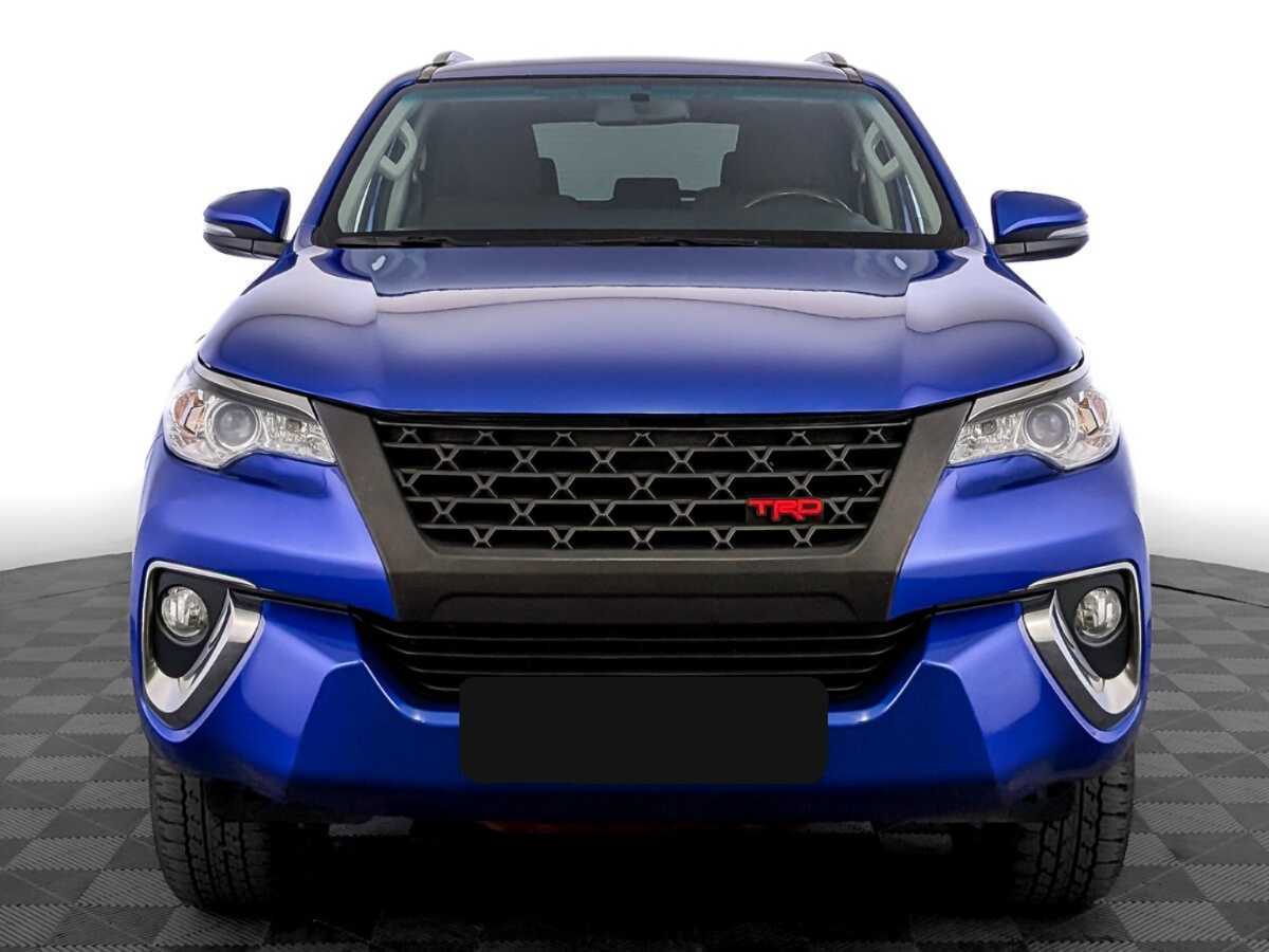 Купить Toyota Fortuner с пробегом. Фото: #1