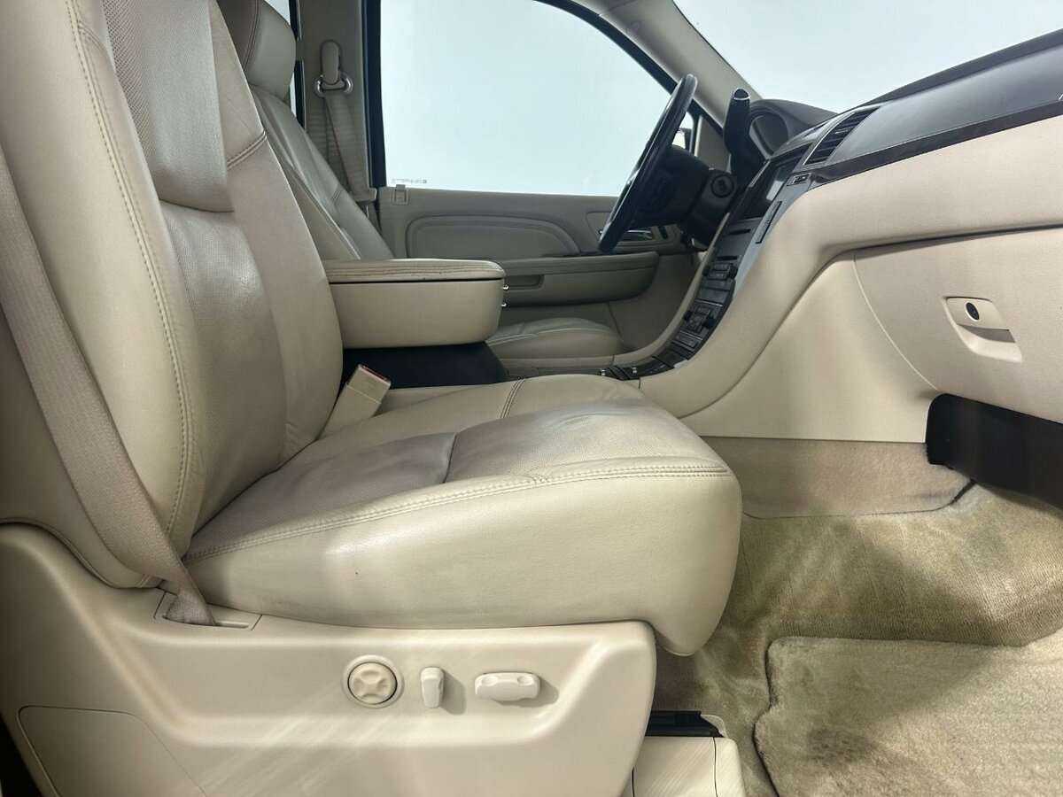 Купить Cadillac Escalade с пробегом. Фото: #13