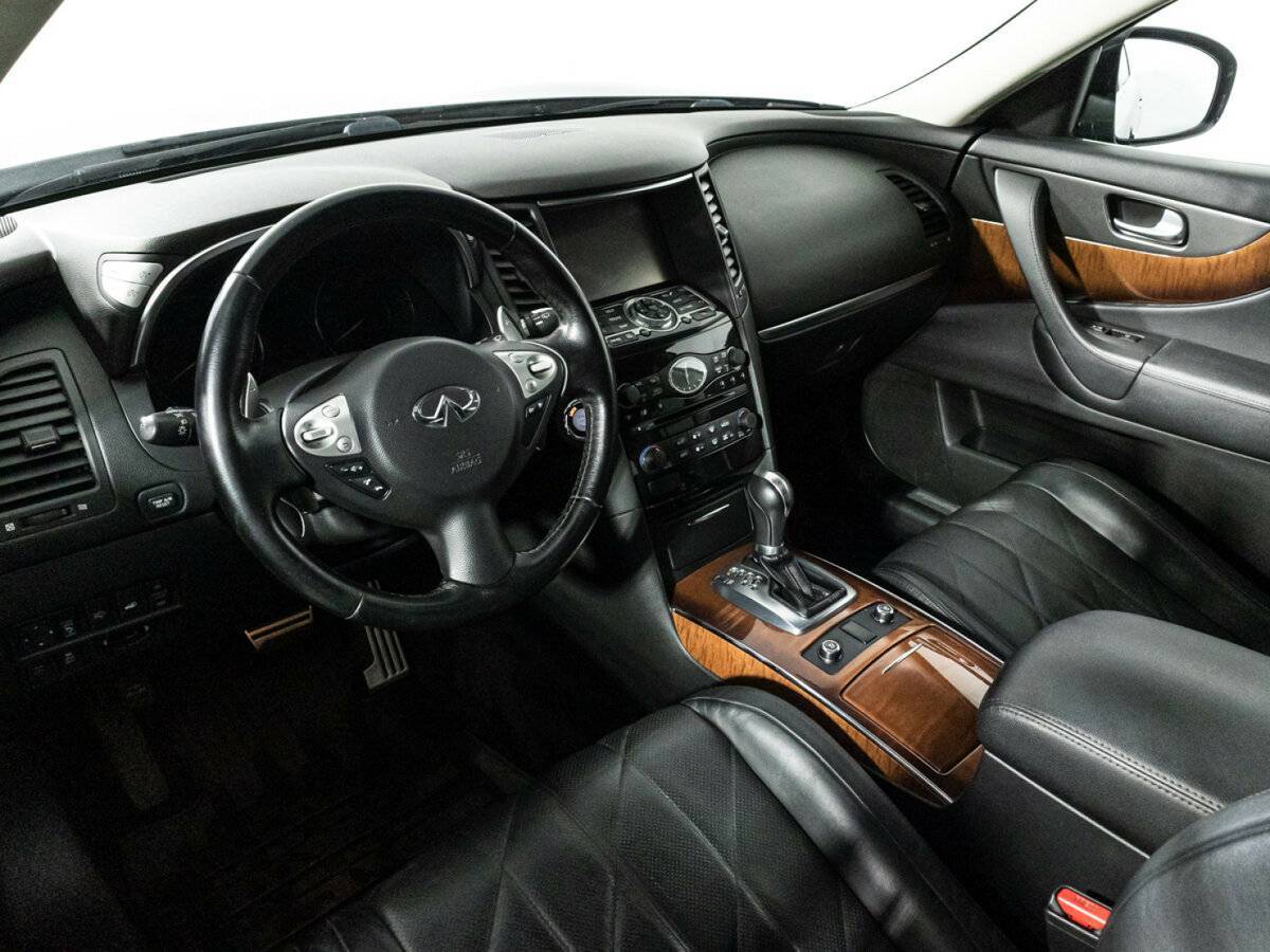 Купить Infiniti QX70 с пробегом. Фото: #9