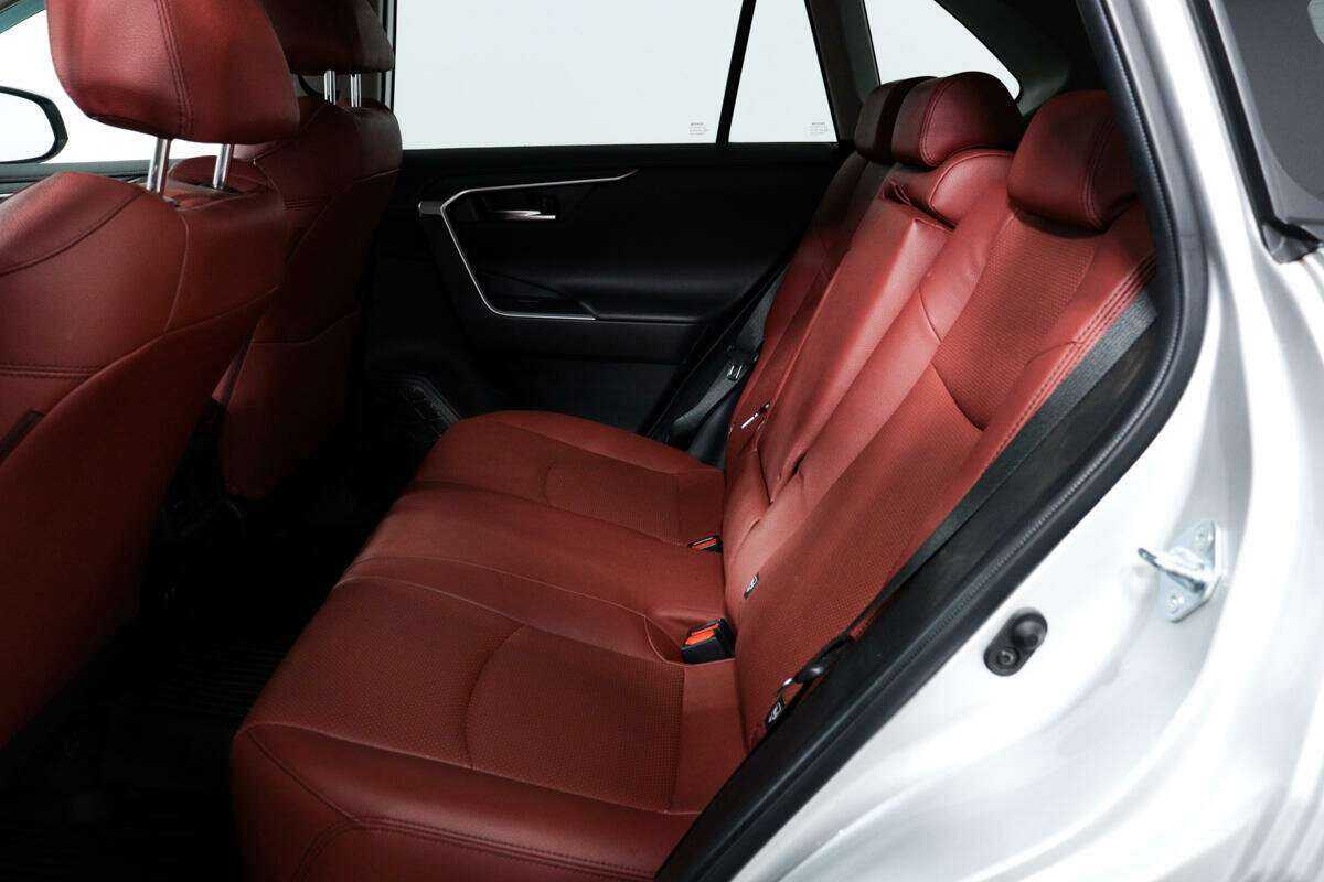 Купить Toyota RAV4 с пробегом. Фото: #11