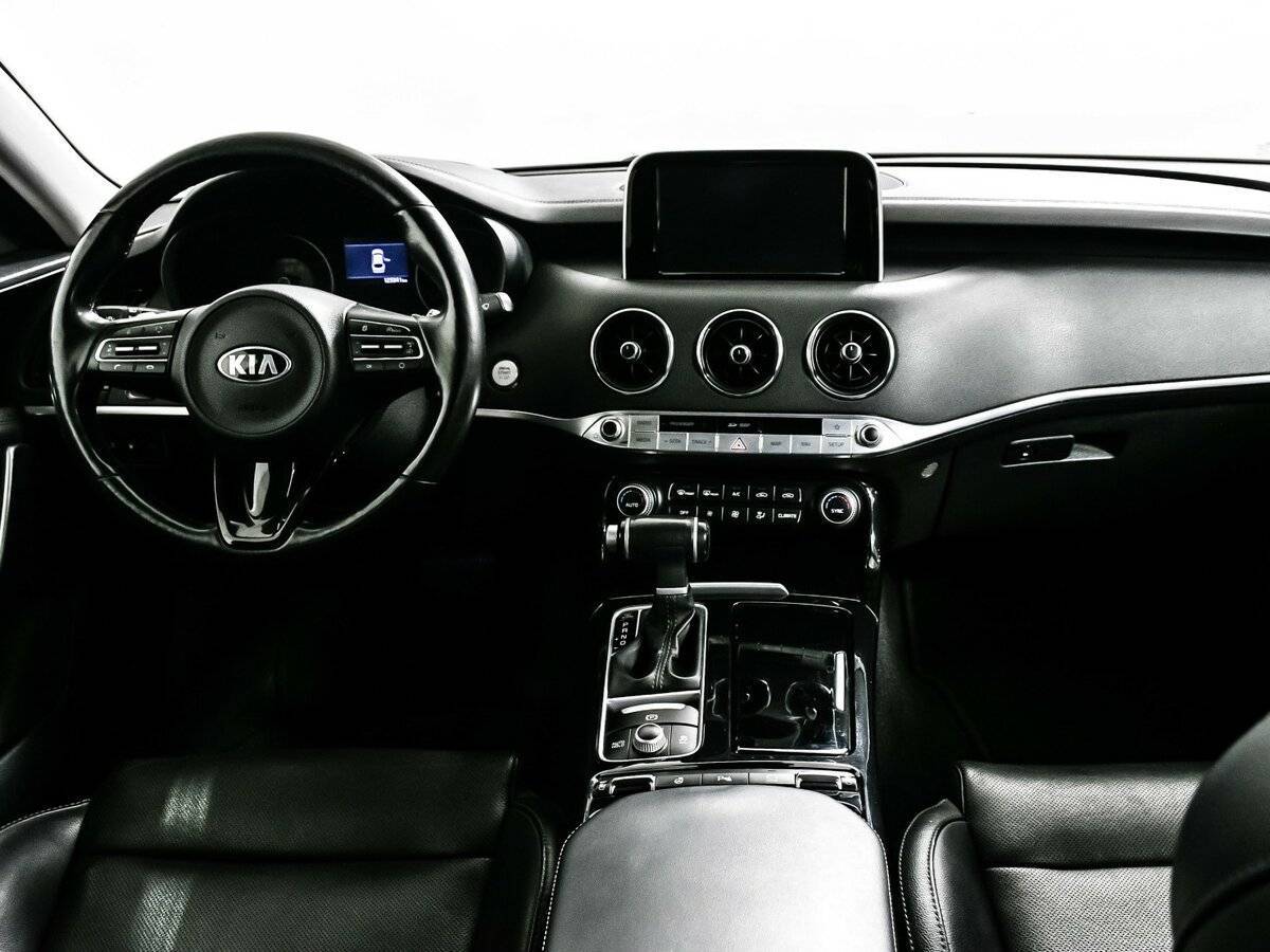 Купить Kia Stinger с пробегом. Фото: #10