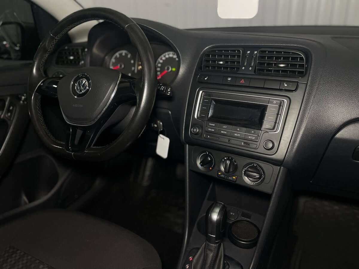 Купить Volkswagen Polo с пробегом. Фото: #14