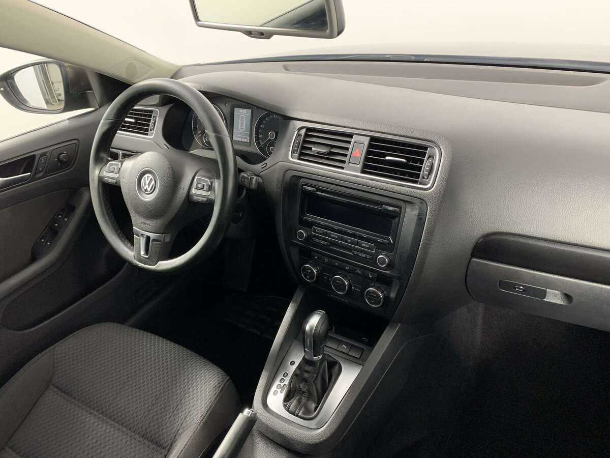 Купить Volkswagen Jetta с пробегом. Фото: #8