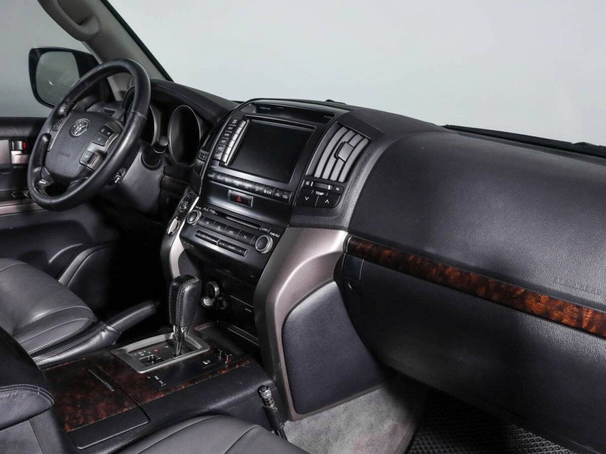 Купить Toyota Land Cruiser с пробегом. Фото: #8