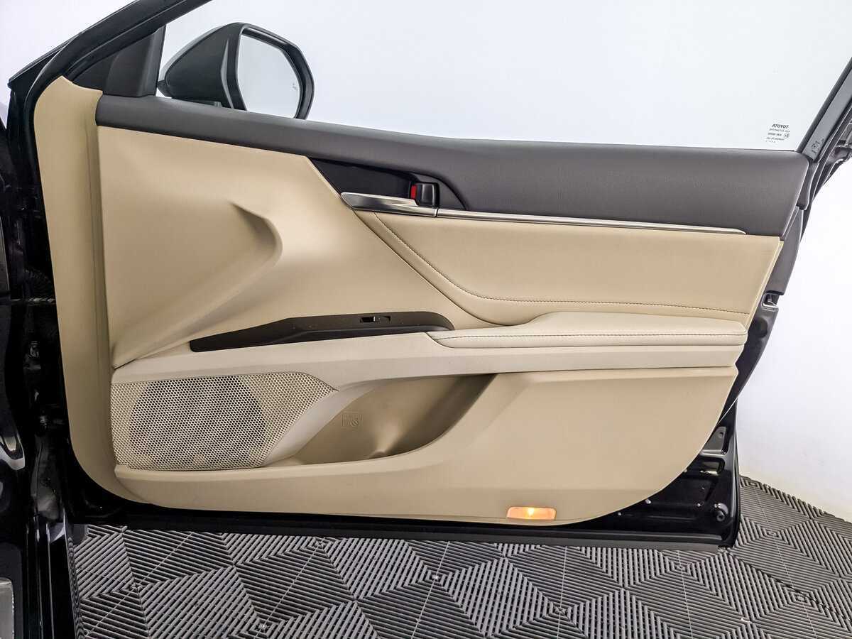 Купить Toyota Camry с пробегом. Фото: #20