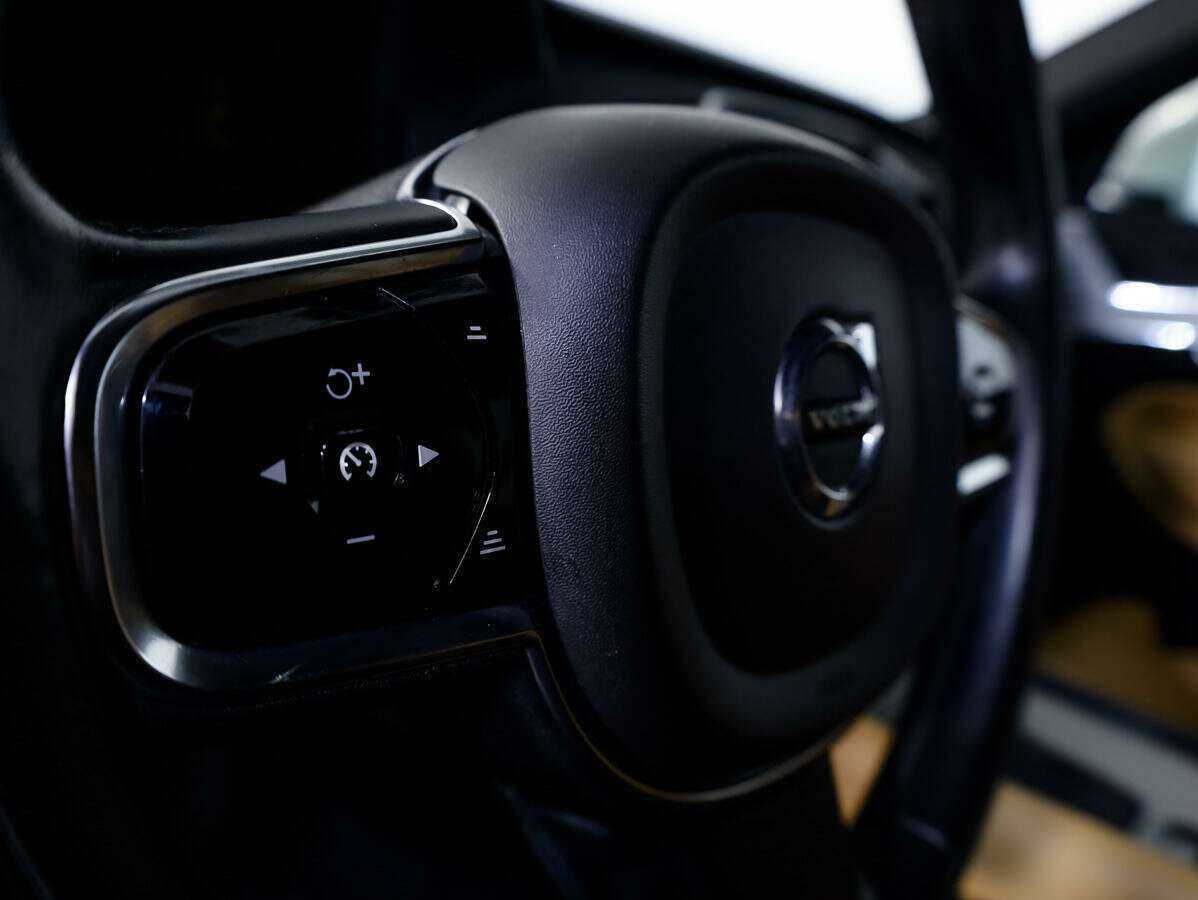 Купить Volvo XC90 с пробегом. Фото: #17