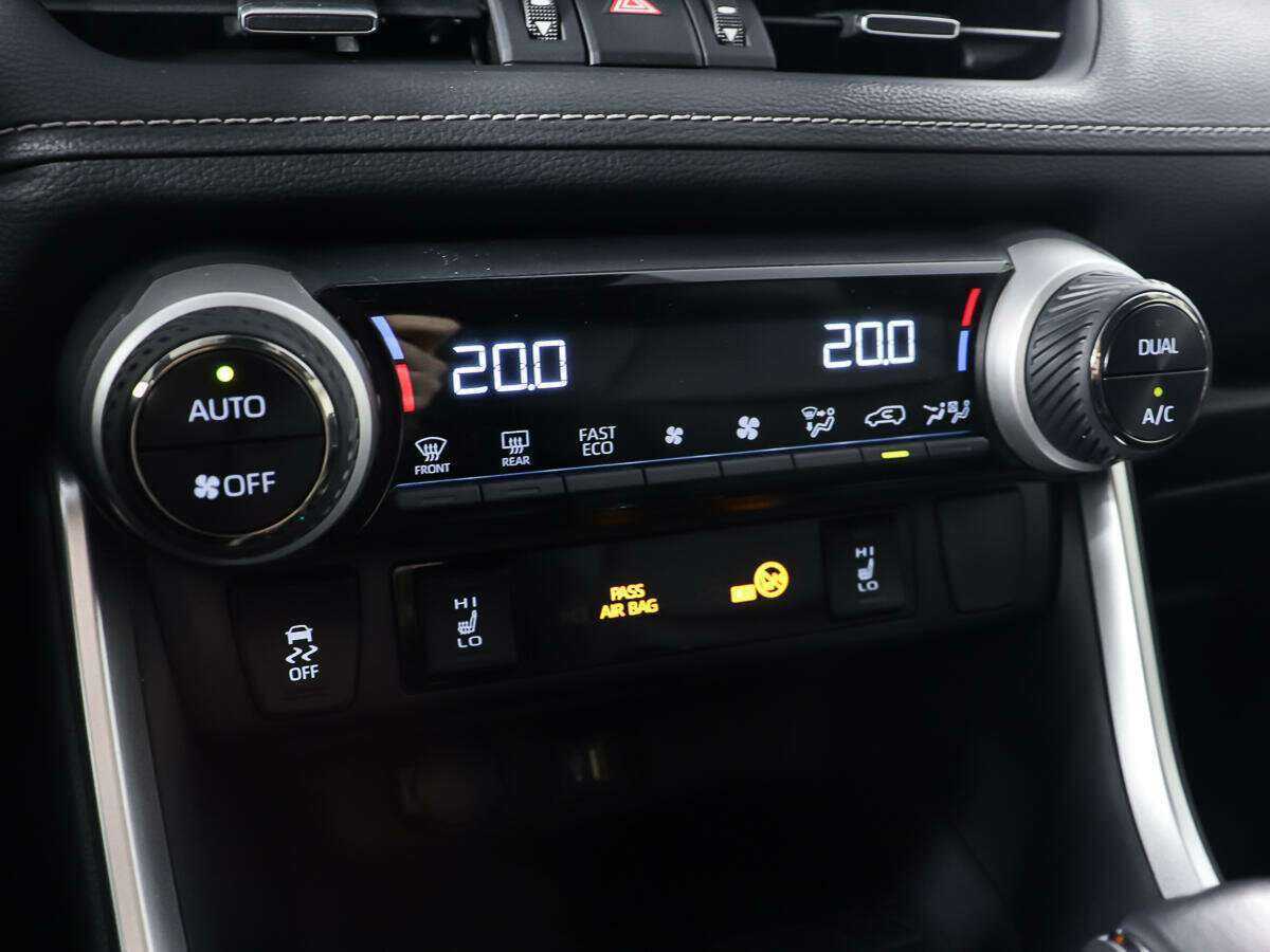 Купить Toyota RAV4 с пробегом. Фото: #19
