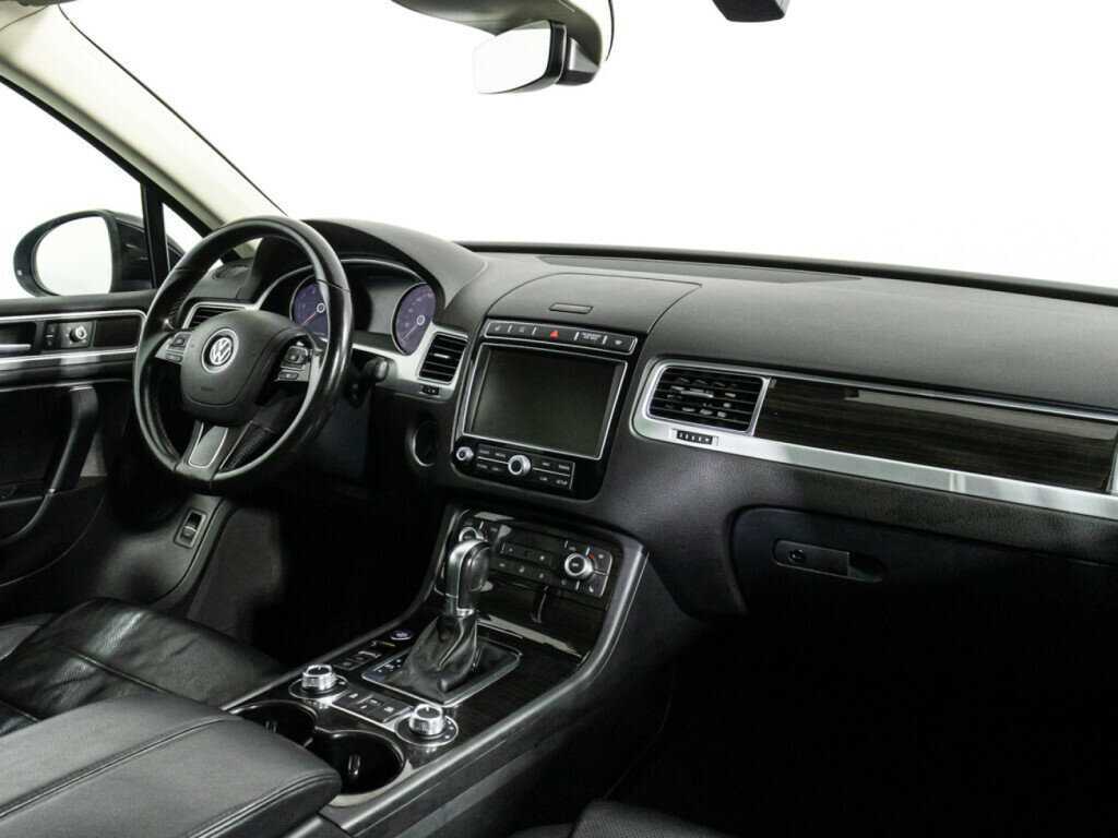 Купить Volkswagen Touareg с пробегом. Фото: #6