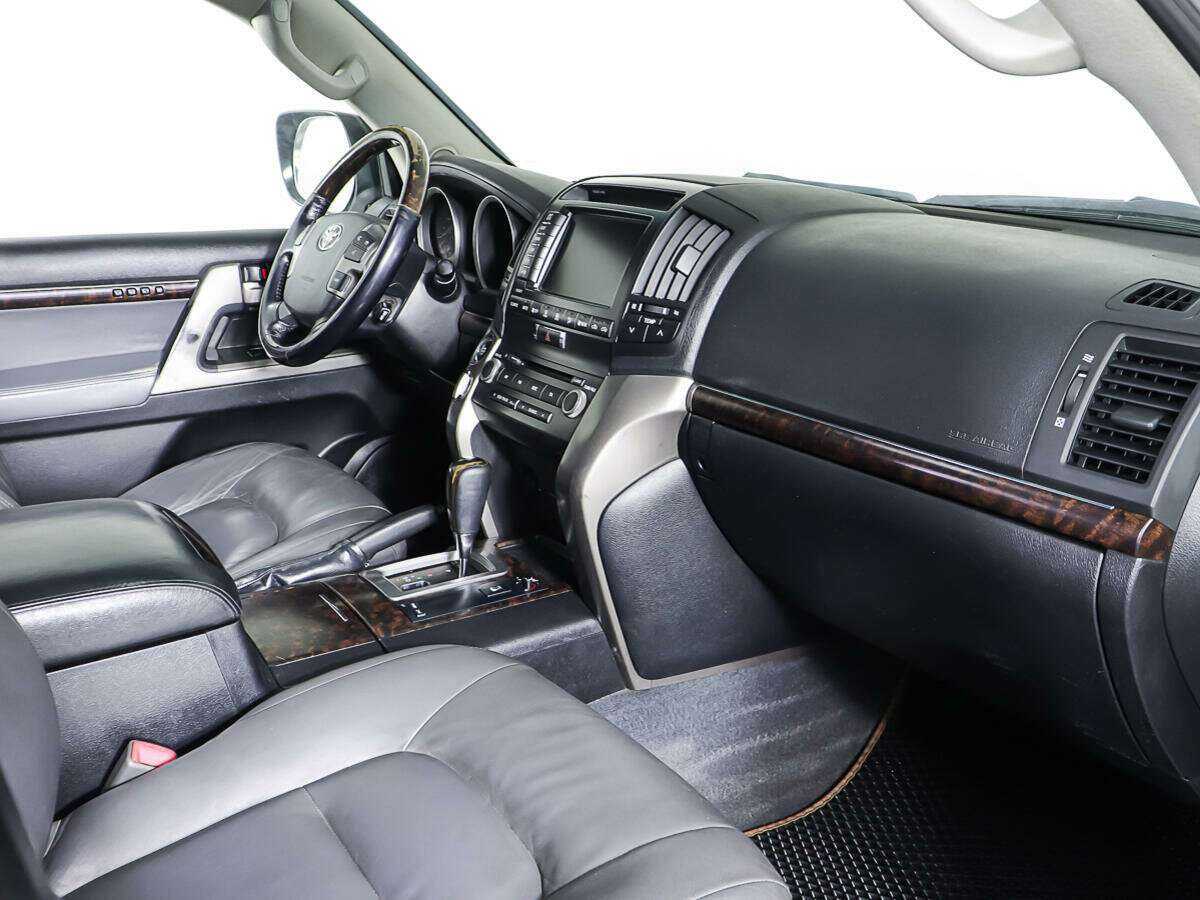 Купить Toyota Land Cruiser с пробегом. Фото: #8
