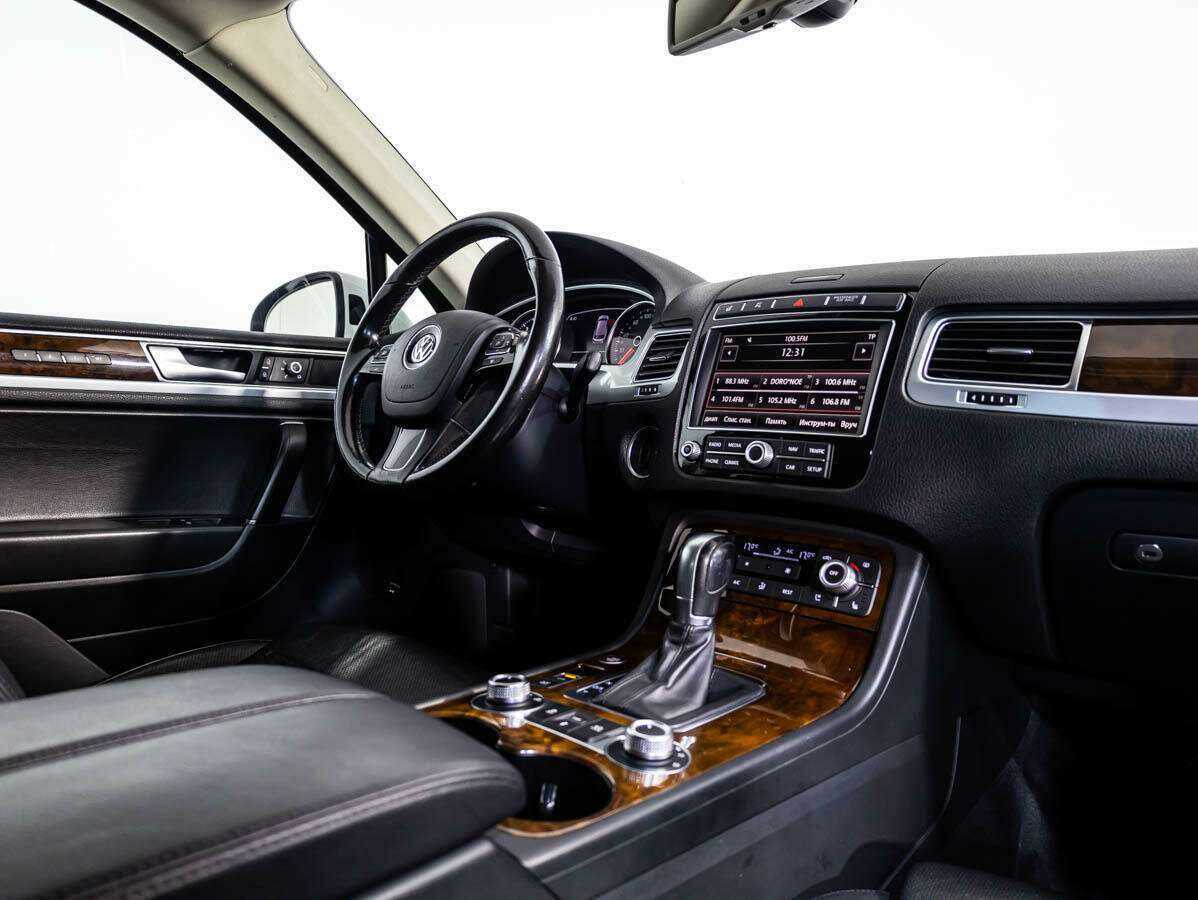 Купить Volkswagen Touareg с пробегом. Фото: #7
