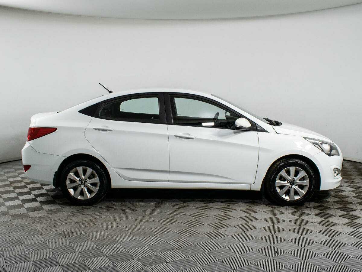 Купить Hyundai Solaris с пробегом. Фото: #3