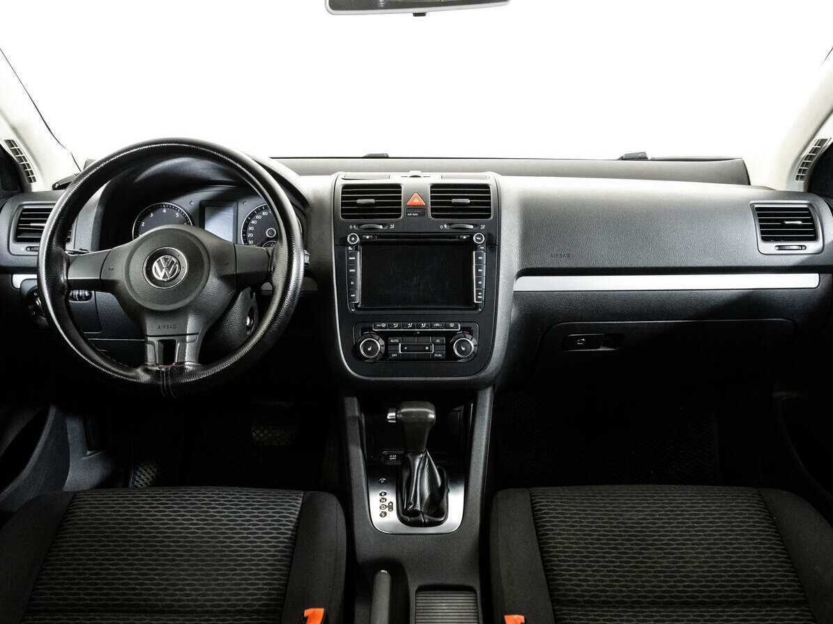 Купить Volkswagen Jetta с пробегом. Фото: #7