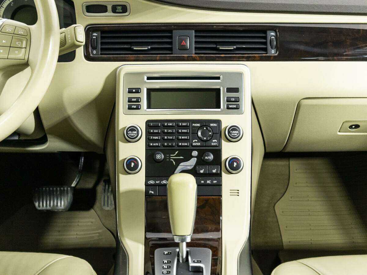 Купить Volvo XC70 с пробегом. Фото: #13
