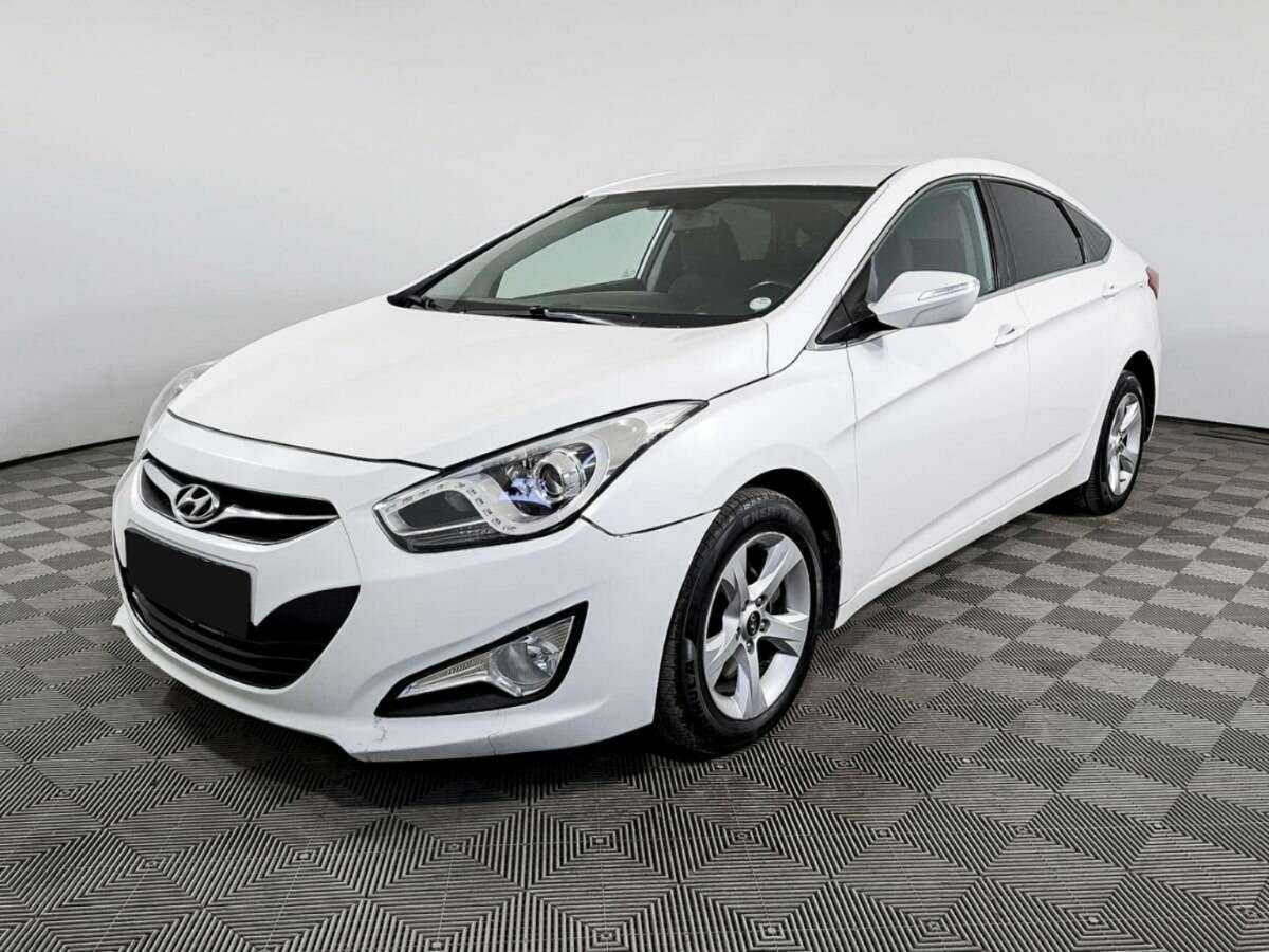 Купить Hyundai i40 с пробегом. Фото: #0