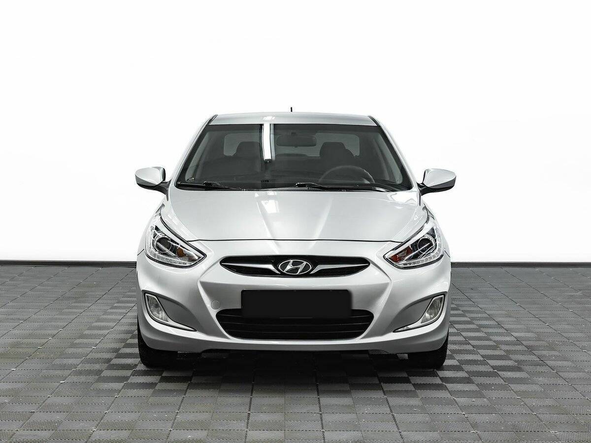 Купить Hyundai Solaris с пробегом. Фото: #1