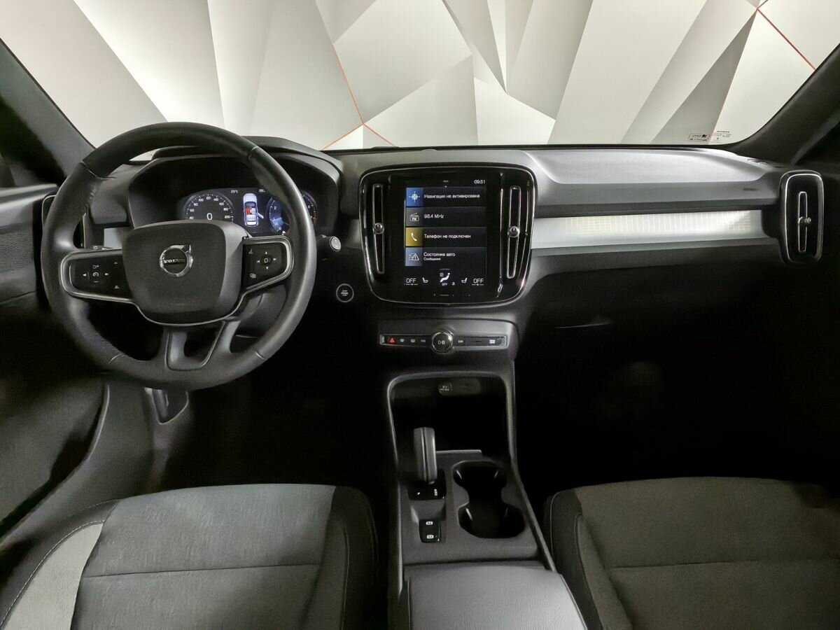 Купить Volvo XC40 с пробегом. Фото: #9