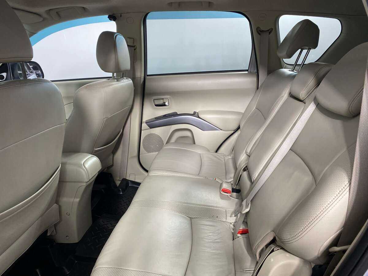 Купить Mitsubishi Outlander с пробегом. Фото: #7