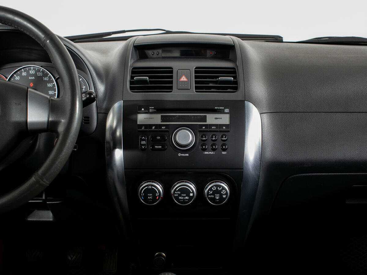 Купить Suzuki SX4 с пробегом. Фото: #8