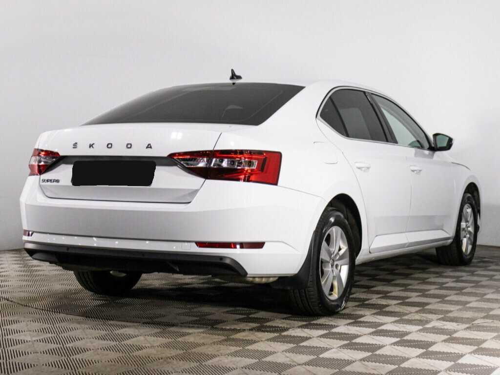Купить Skoda Superb с пробегом. Фото: #4