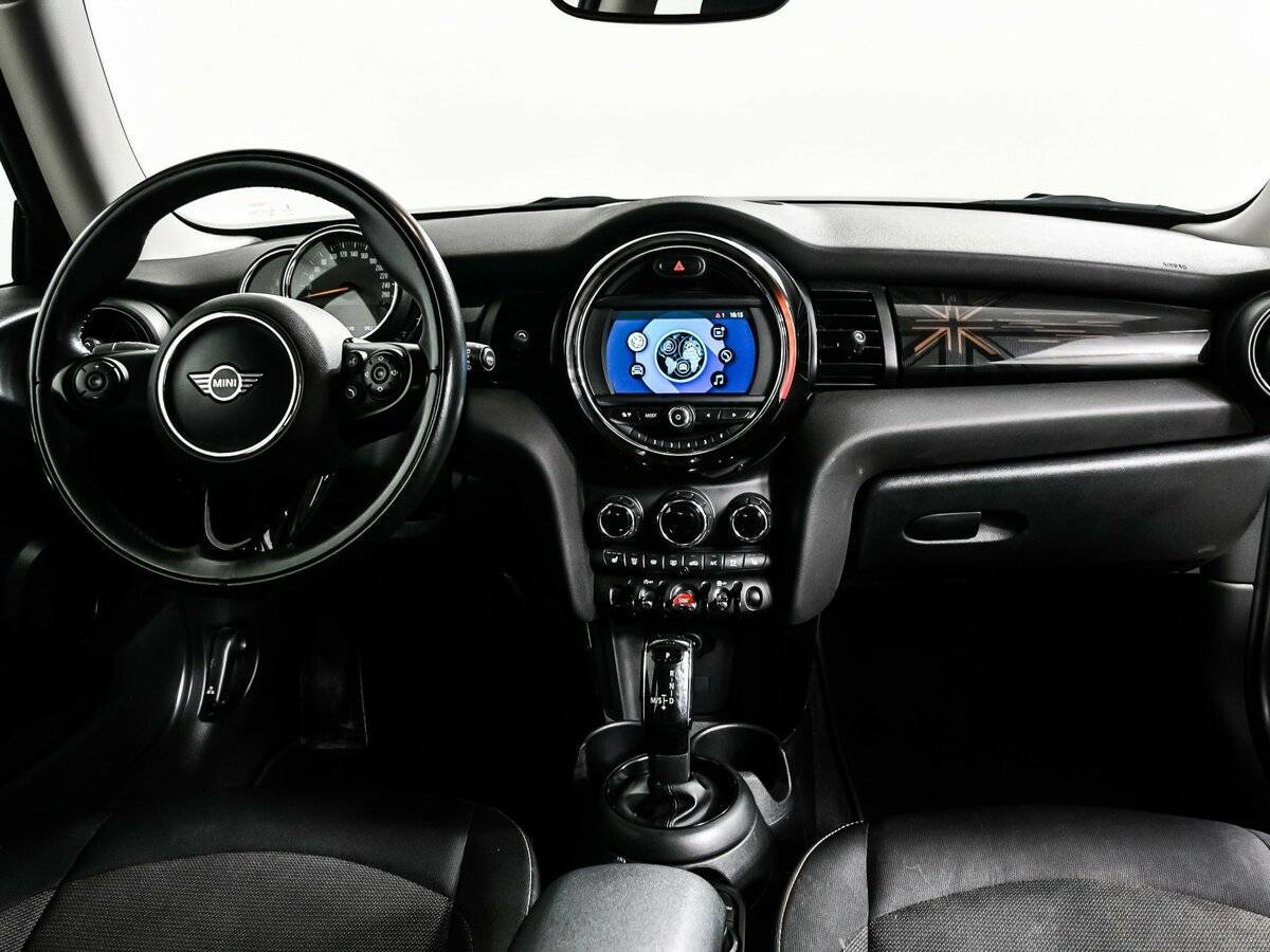 Купить Mini Hatch с пробегом. Фото: #10
