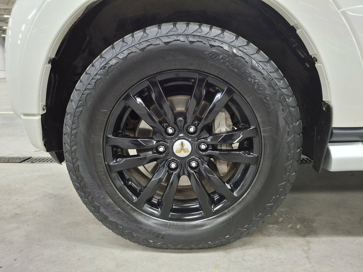 Купить Mitsubishi Pajero с пробегом. Фото: #17