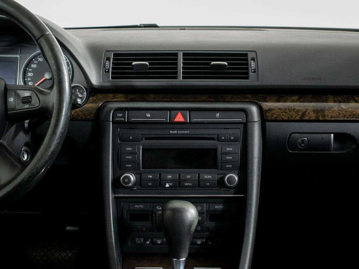 Купить Audi A4 с пробегом. Фото: #8
