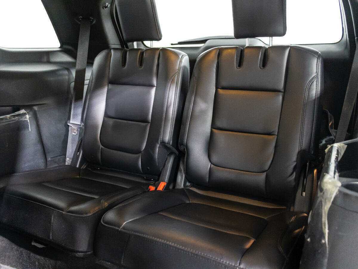 Купить Ford Explorer с пробегом. Фото: #14