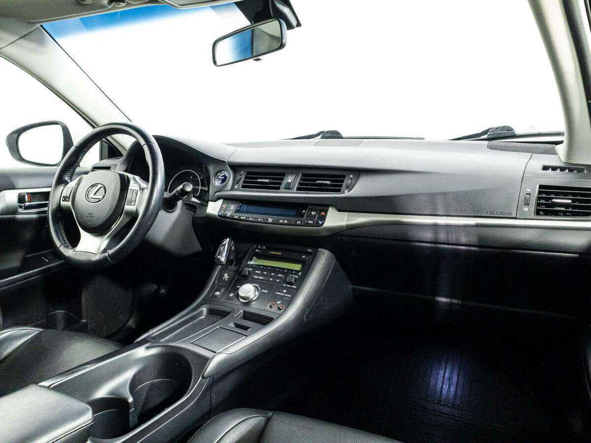 Купить Lexus CT с пробегом. Фото: #8