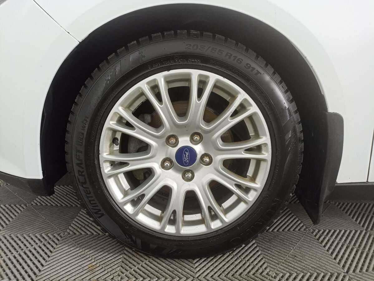 Купить Ford Focus с пробегом. Фото: #17