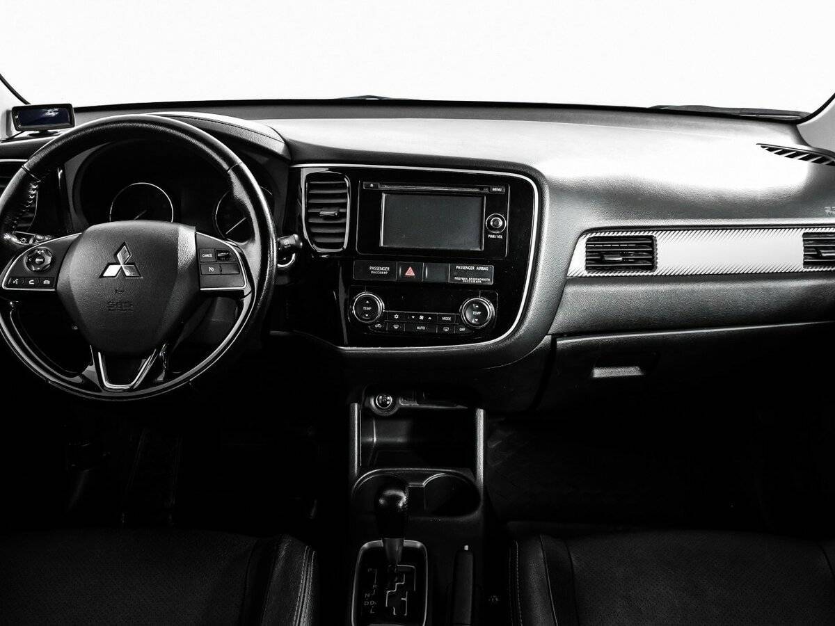 Купить Mitsubishi Outlander с пробегом. Фото: #10