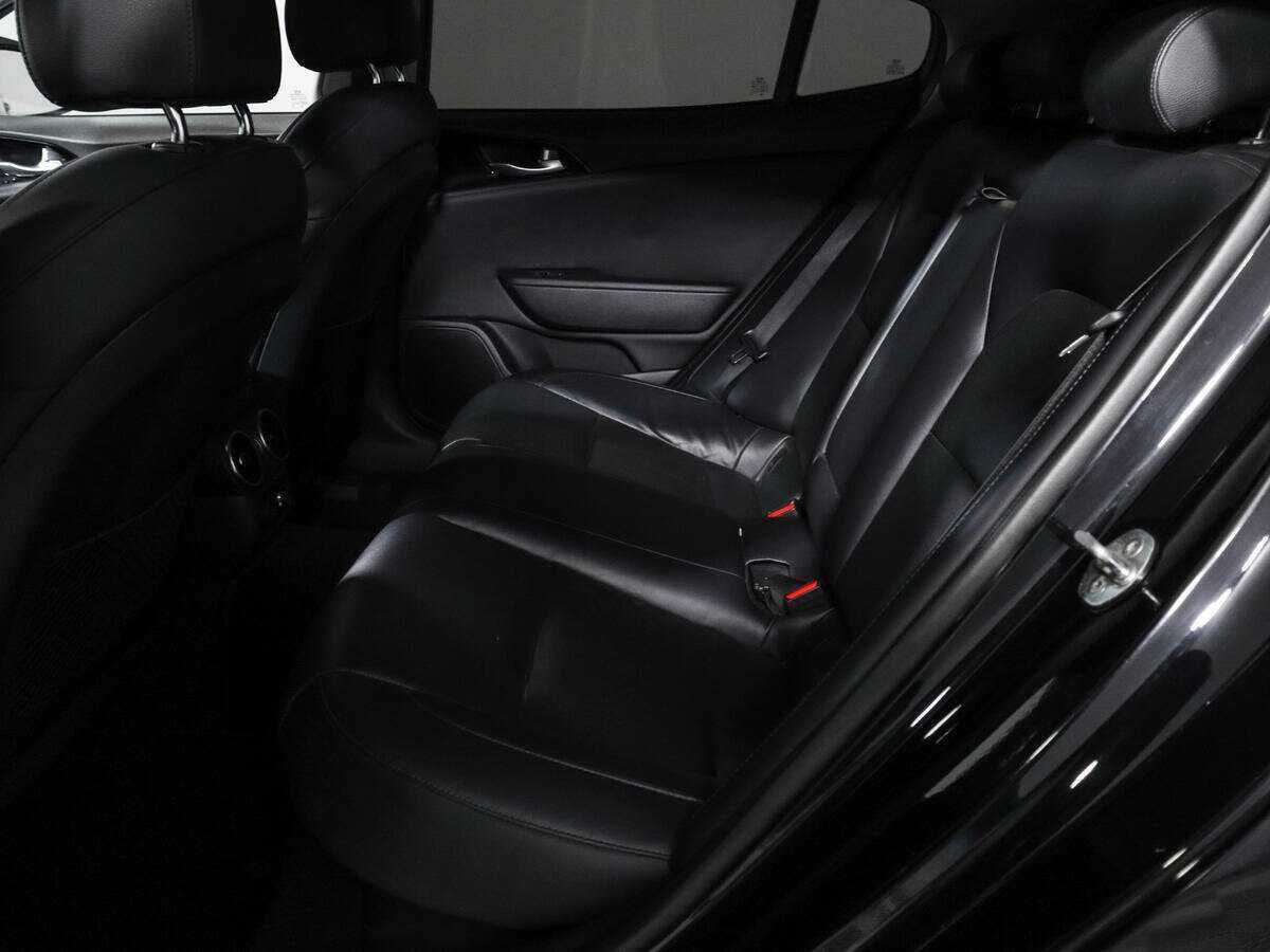 Купить Kia Stinger с пробегом. Фото: #9