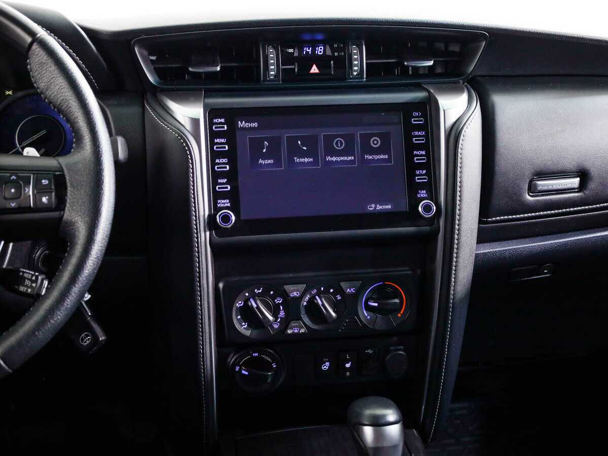 Купить Toyota Fortuner с пробегом. Фото: #17