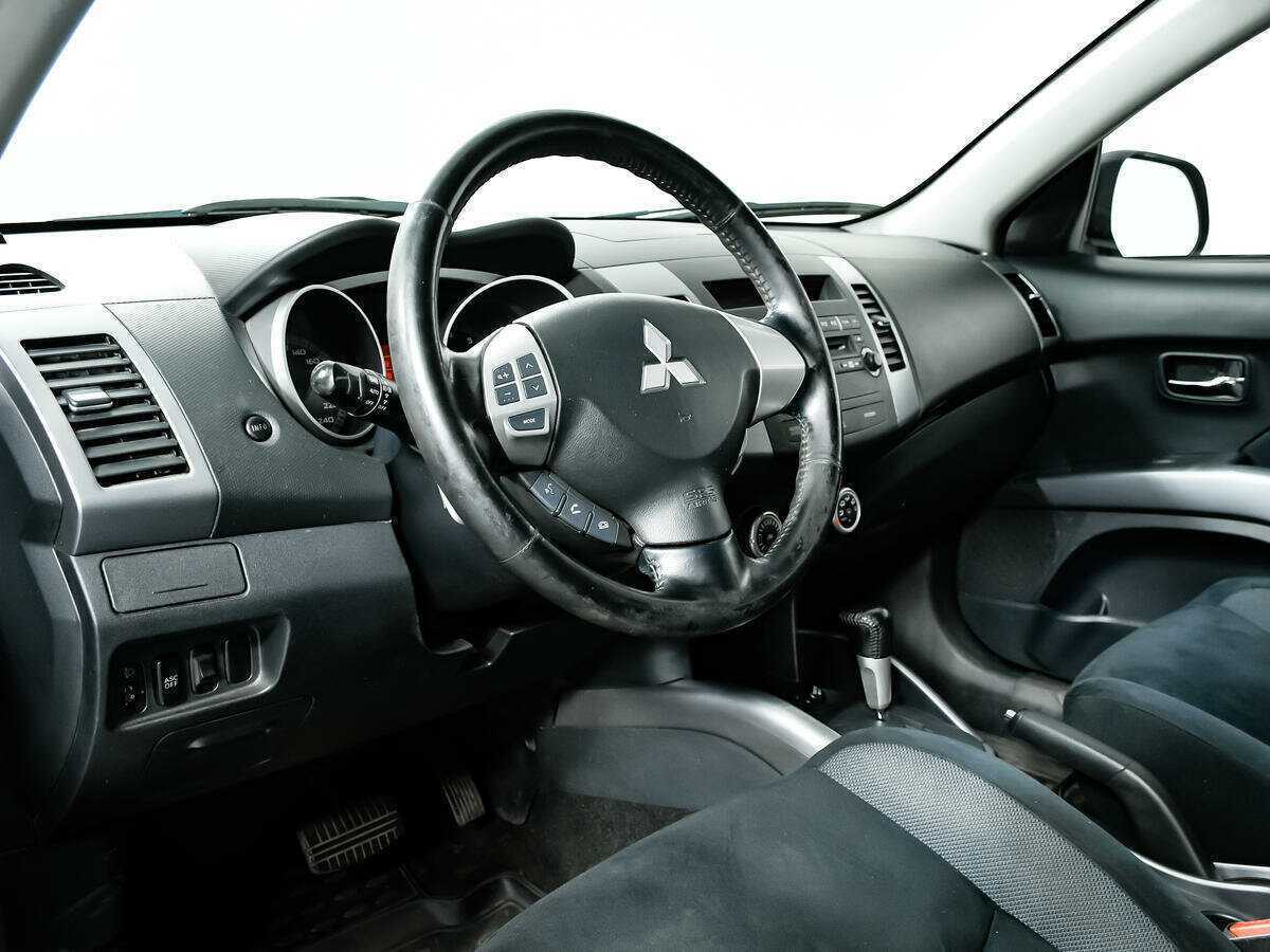 Купить Mitsubishi Outlander с пробегом. Фото: #12