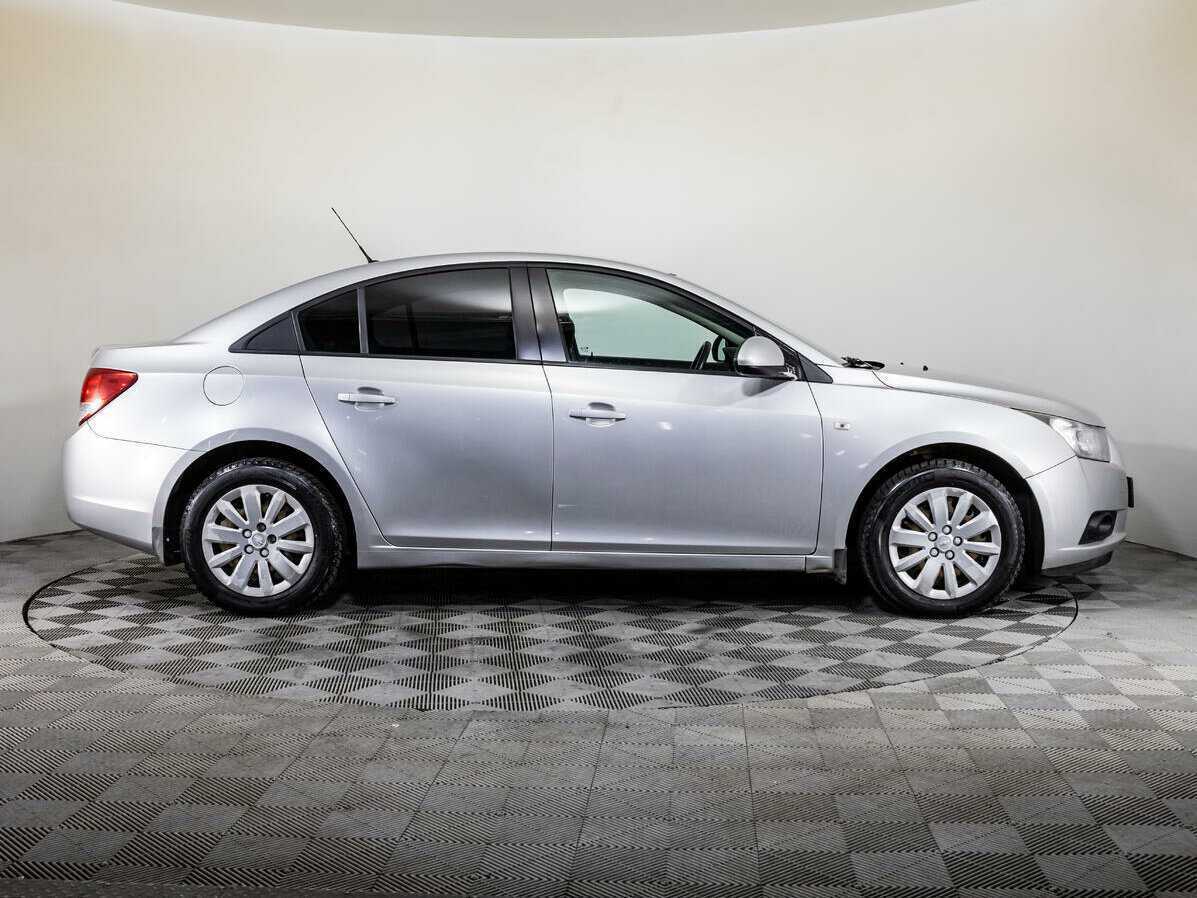 Купить Chevrolet Cruze с пробегом. Фото: #3