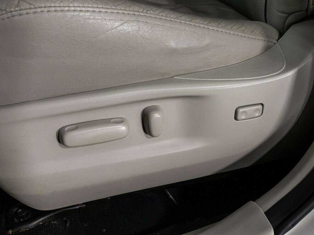 Купить Toyota Venza с пробегом. Фото: #17