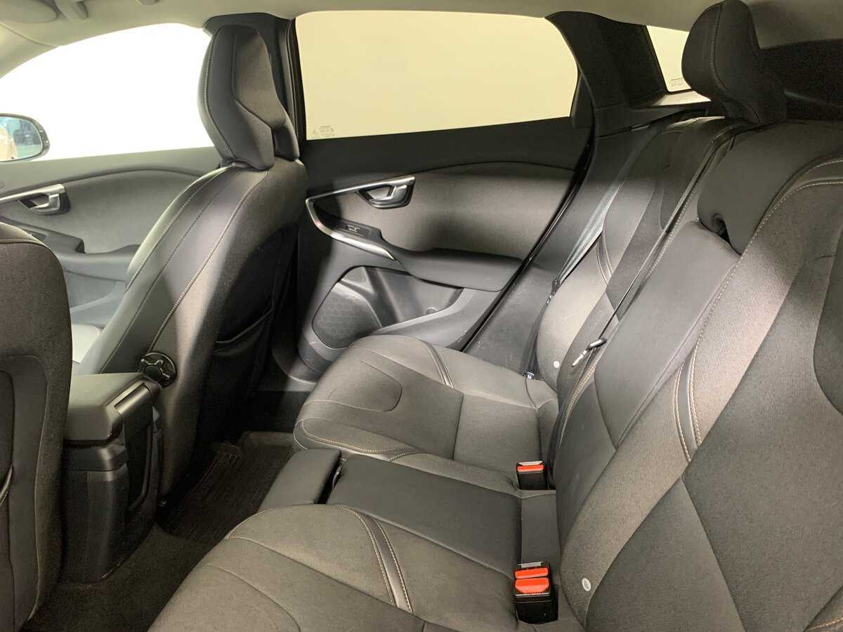 Купить Volvo V40 с пробегом. Фото: #18