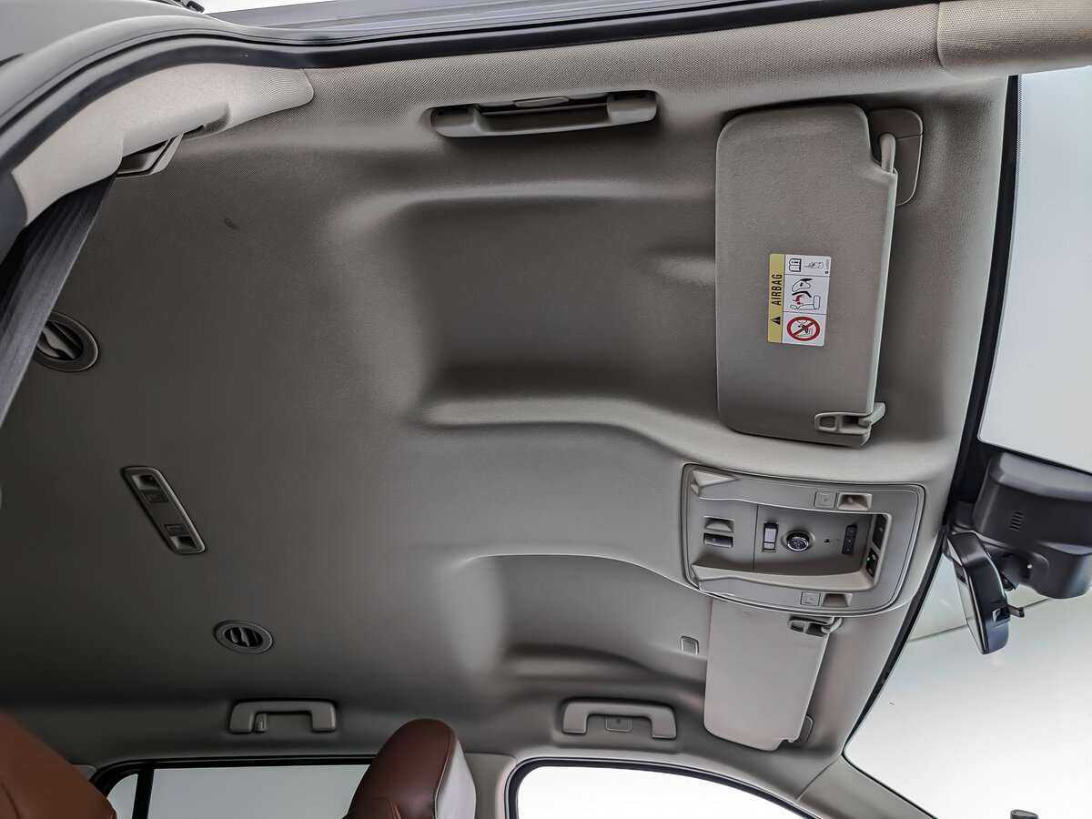 Купить Cadillac Escalade с пробегом. Фото: #17