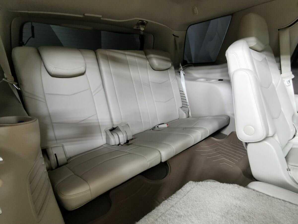 Купить Cadillac Escalade с пробегом. Фото: #15