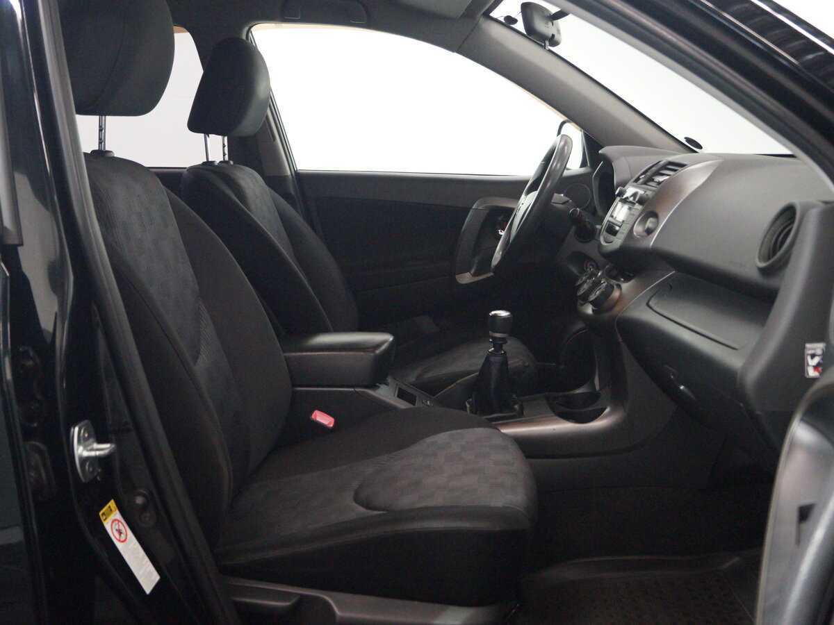 Купить Toyota RAV4 с пробегом. Фото: #14