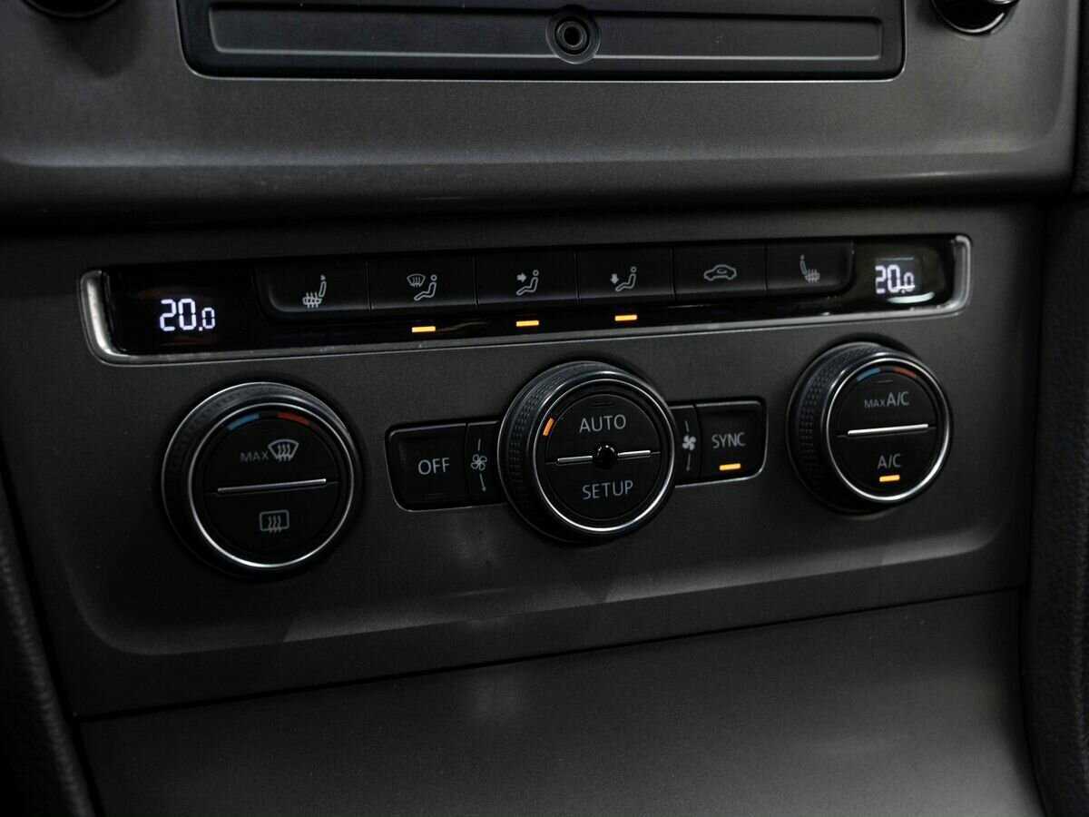 Купить Volkswagen Golf с пробегом. Фото: #17