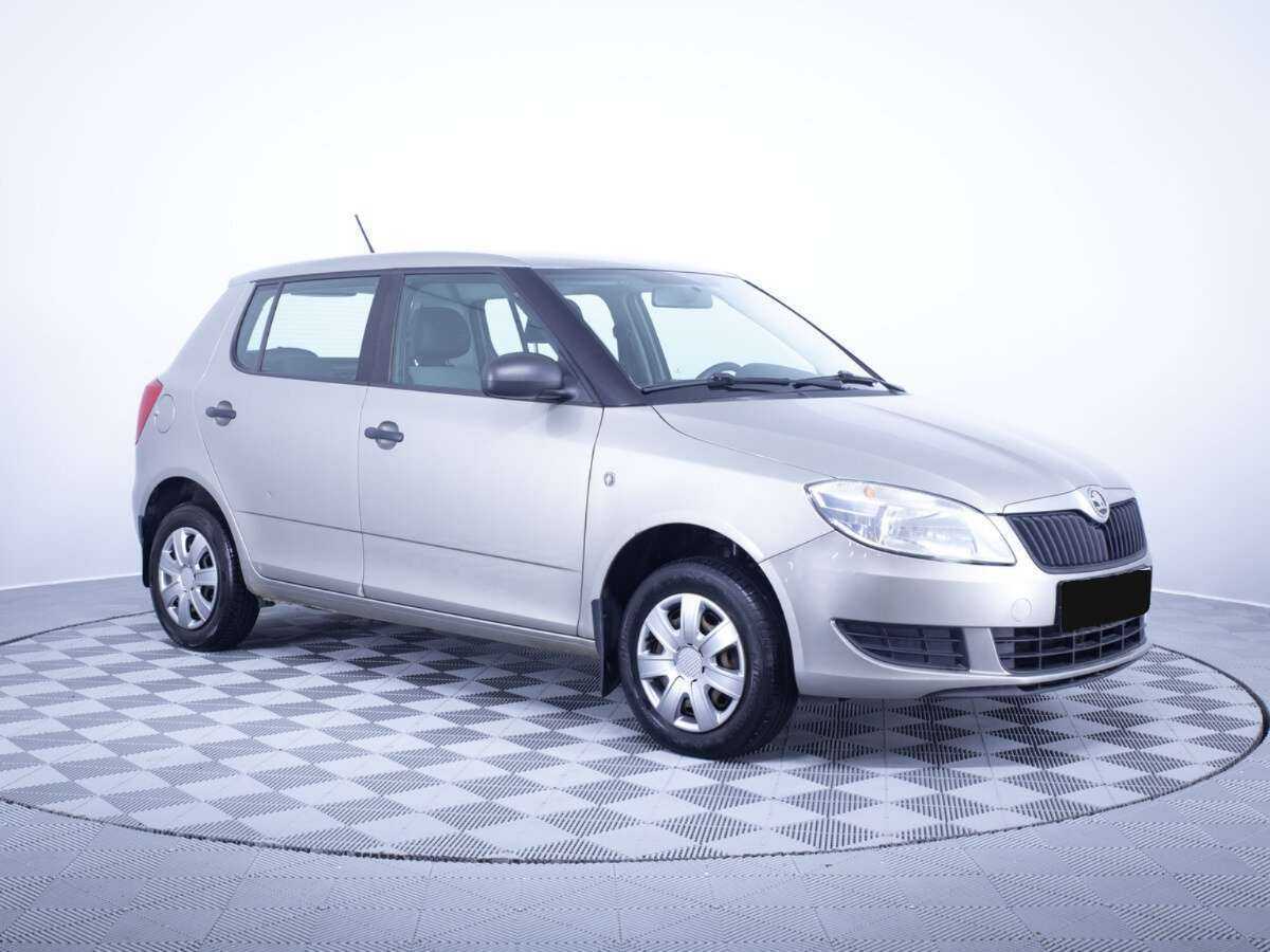 Купить Skoda Fabia с пробегом. Фото: #2