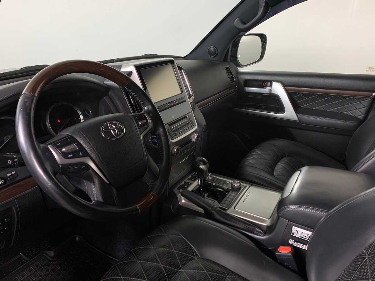 Купить Toyota Land Cruiser с пробегом. Фото: #11