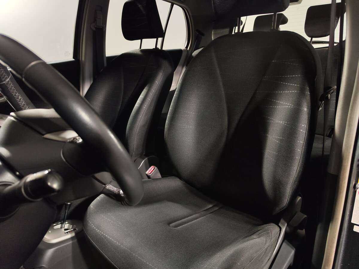 Купить Toyota Yaris с пробегом. Фото: #7