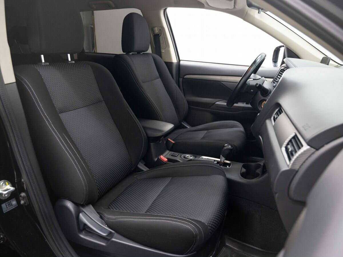 Купить Mitsubishi Outlander с пробегом. Фото: #11